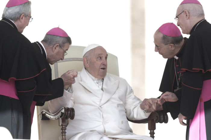 88-Year-Old Pope Francis Dies After Pneumonia Struggle 88-Year-Old Pope Francis Dies After Pneumonia Struggle