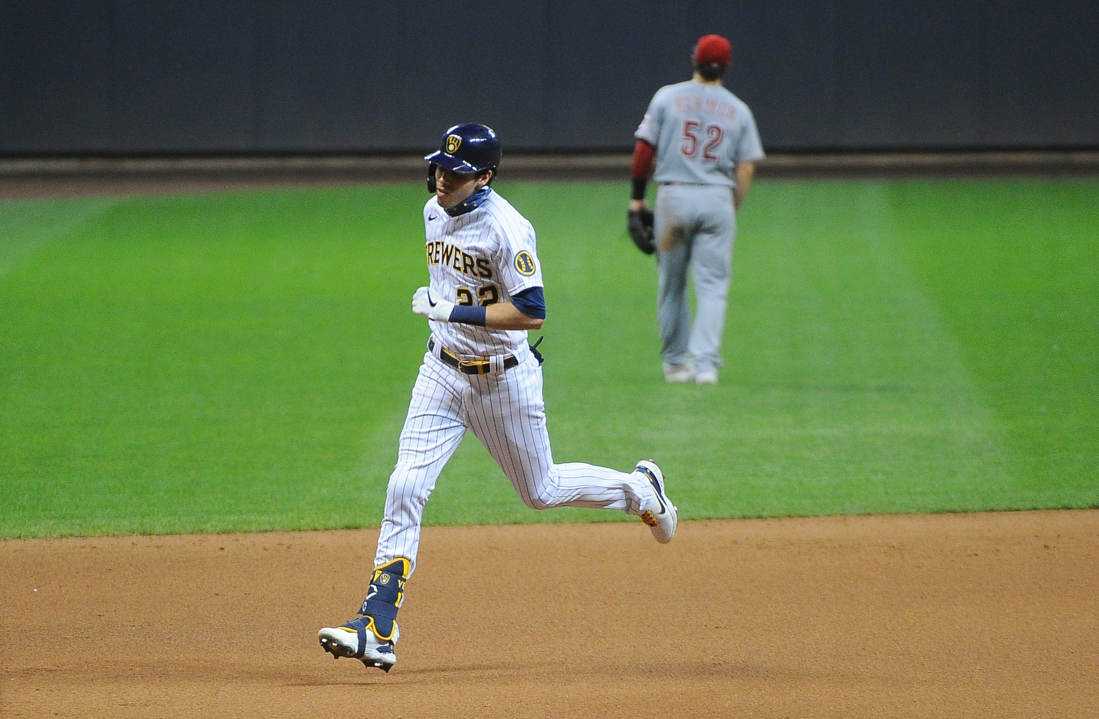 Brewers Defeat Reds Despite Cincinnati's Offensive Breakthrough Brewers Defeat Reds Despite Cincinnati's Offensive Breakthrough