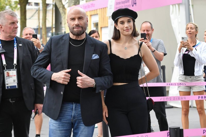 Ella Travolta: Kći Johna Travolte Prerasla U Pravu Ljepoticu Ella Travolta: Kći Johna Travolte Prerasla U Pravu Ljepoticu