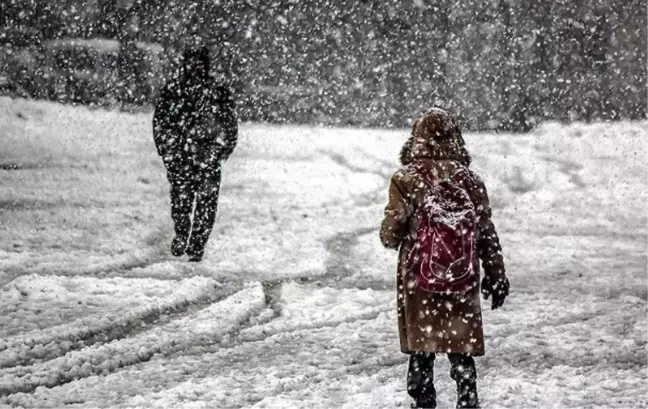 İzmir Valiliği Açıklaması: 24 Şubat Pazartesi İzmir Okulları Tatil Mi?