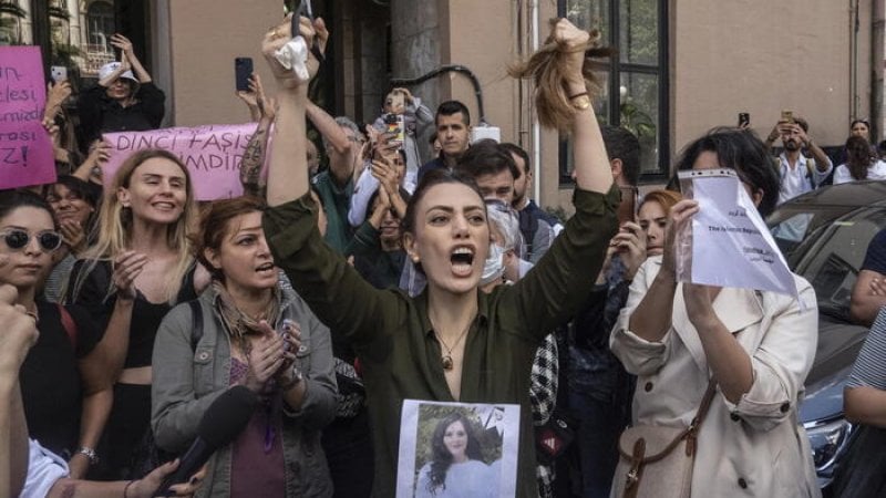 Proteste A Seguito Di Danneggiamento Vetrine Ristoranti Palestinesi: 200 Manifestanti Proteste A Seguito Di Danneggiamento Vetrine Ristoranti Palestinesi: 200 Manifestanti