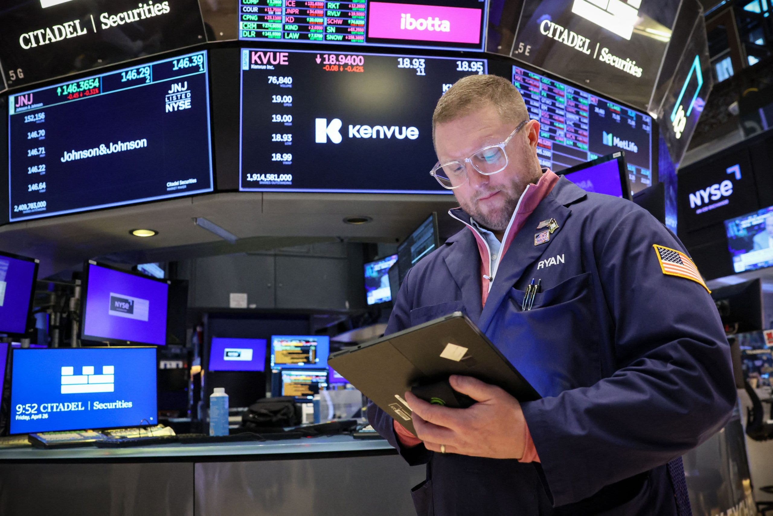 Stock Market Live Updates: Dow Futures Rise, Gold At $3,500 On Tariff And Interest Rate Fears Stock Market Live Updates: Dow Futures Rise, Gold At $3,500 On Tariff And Interest Rate Fears