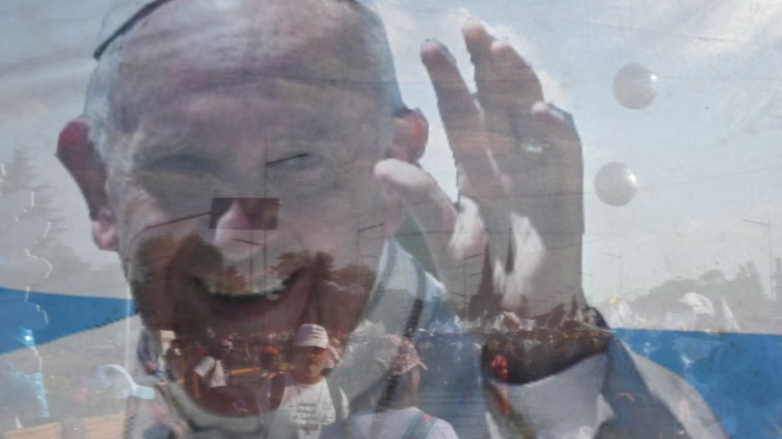 The Paradox Of Pope Francis: A Globalized Church Facing Internal Divisions The Paradox Of Pope Francis: A Globalized Church Facing Internal Divisions